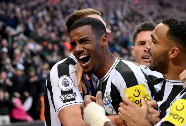 Approche de Liverpool Newcastle pour Isak