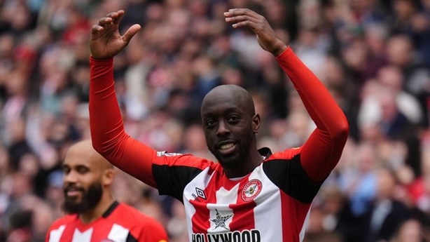 Newcastle pour continuer avec le transfert de Wissa après que Brentford était d'accord sur l'accord