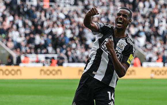 Newcastle s'est préparée pour une approche fraîche Isak de Liverpool