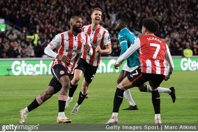 Brentford 3-2 Liverpool : points de discussion alors que les abeilles piquent pour prolonger la misère des champions
