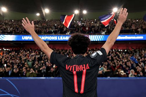 PSG 5-3 Tottenham : le superbe triplé de Vitinha ouvre la voie à une victoire palpitante