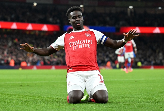 Arsenal assure l'avenir de Saka avec un nouvel accord contractuel