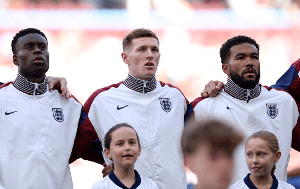 Pep Guardiola envisage de relancer la course au titre de Man City avec deux internationaux anglais