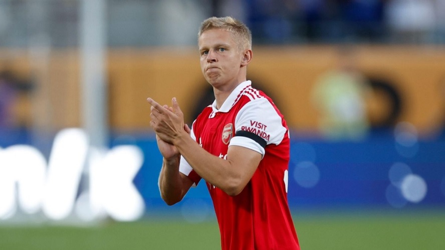 Zinchenko attend l'examen médical de l'Ajax alors que les clubs poursuivent les négociations