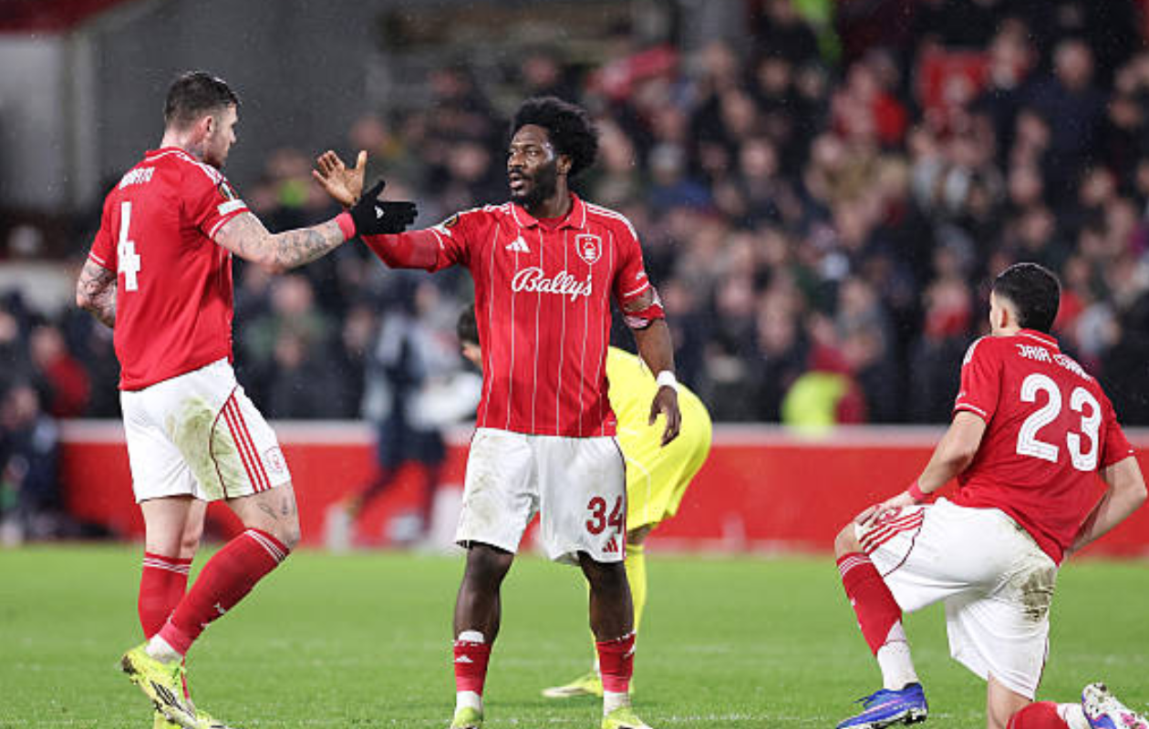 Nottingham Forest 1-2 Fenerbahce (4-2 agg) : Hudson-Odoi frappe décisive après une tentative de retour