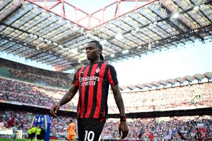 Manchester United intéressé par un accord à prix réduit avec Leao